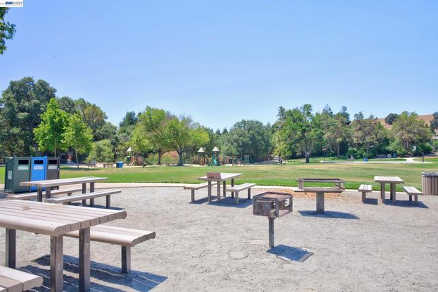 7422 Oxford Cir, Dublin, CA 94568