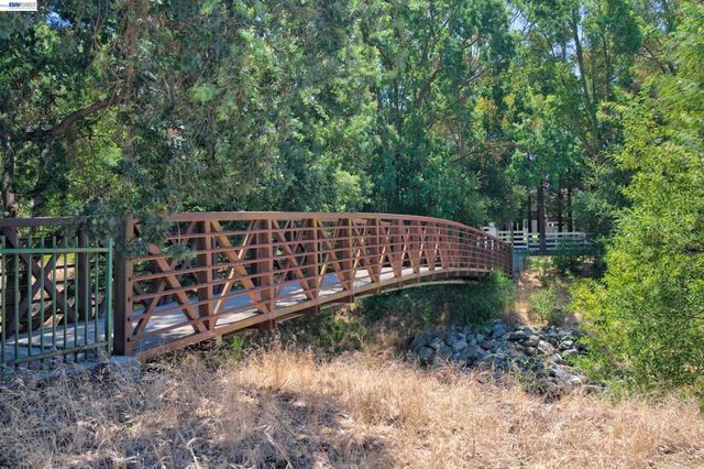7422 Oxford Cir, Dublin, CA 94568