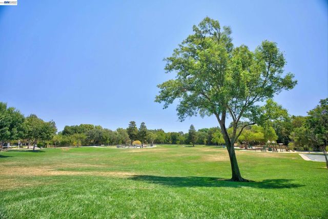 7422 Oxford Cir, Dublin, CA 94568