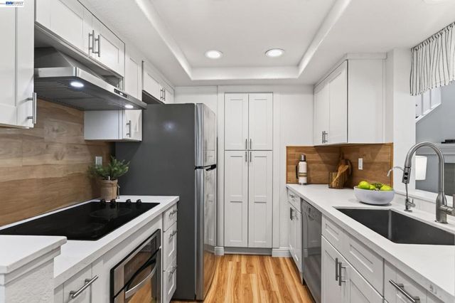 7422 Oxford Cir, Dublin, CA 94568