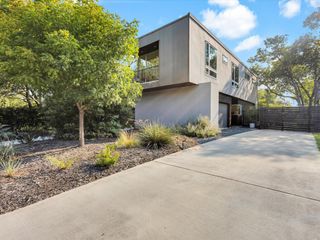 2837 College Avenue, Fort Worth, TX 76110