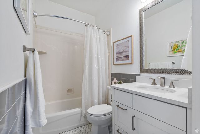 1913 N GLENDON CIR, Pleasant Grove, UT 84062