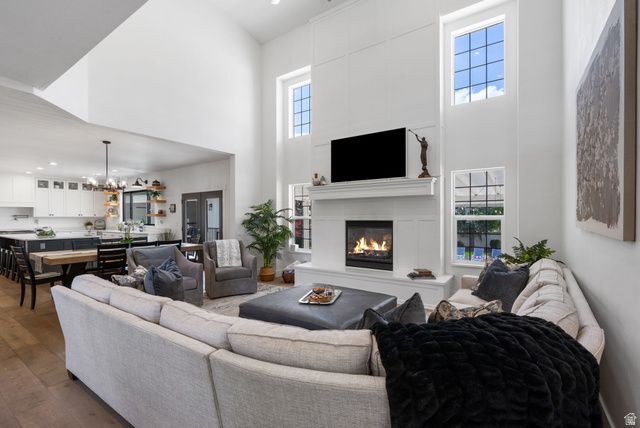 1913 N GLENDON CIR, Pleasant Grove, UT 84062