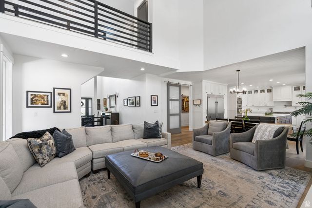 1913 N GLENDON CIR, Pleasant Grove, UT 84062