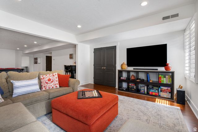 1913 N GLENDON CIR, Pleasant Grove, UT 84062