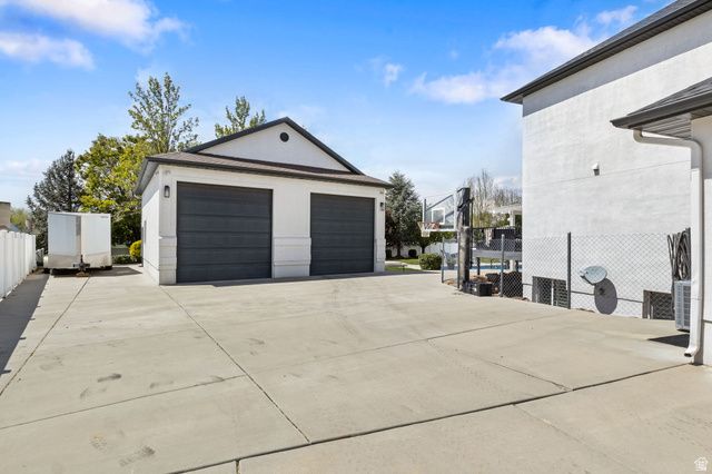 1913 N GLENDON CIR, Pleasant Grove, UT 84062