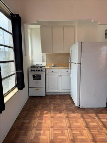 825 Alton Rd 8, Miami Beach, FL 33139