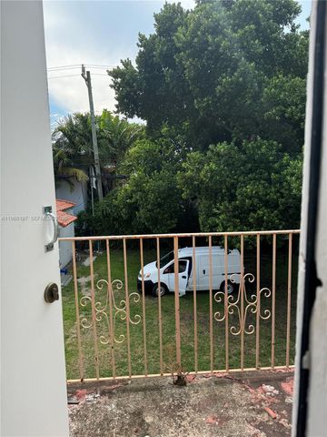 825 Alton Rd 8, Miami Beach, FL 33139