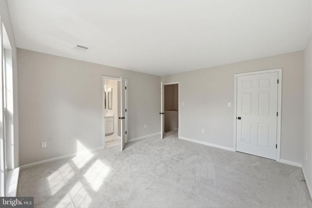 21954 BOX CAR SQ, Sterling, VA 20166
