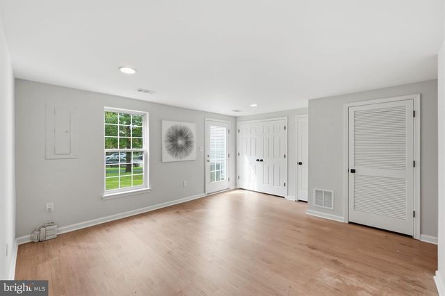 21954 BOX CAR SQ, Sterling, VA 20166