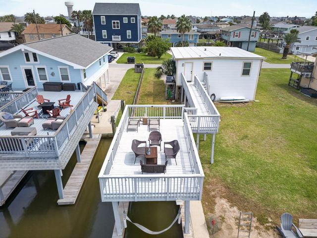 16618 Bermuda Way, Jamaica Beach, TX 77554