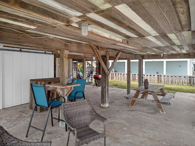 16618 Bermuda Way, Jamaica Beach, TX 77554