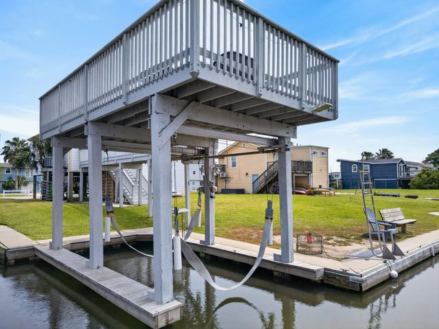 16618 Bermuda Way, Jamaica Beach, TX 77554