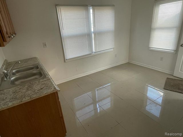 11321 Sussex Street, Detroit, MI 48227