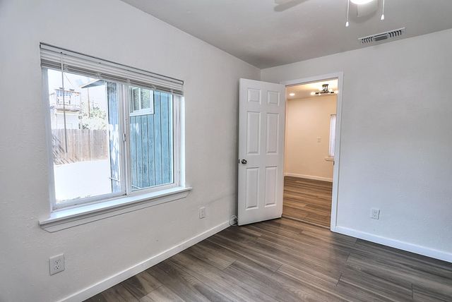 361 W El Camino Ave, Sacramento, CA 95833