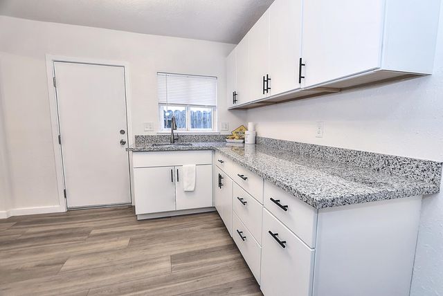 361 W El Camino Ave, Sacramento, CA 95833
