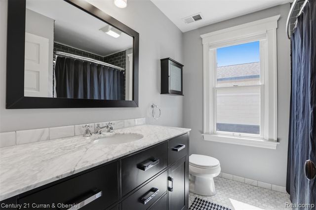 22165 Park Street, Dearborn, MI 48124