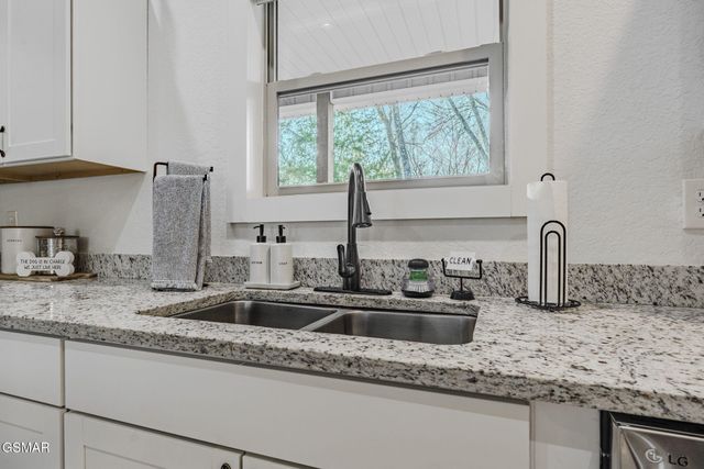 1811 Ally Lane, Sevierville, TN 37876