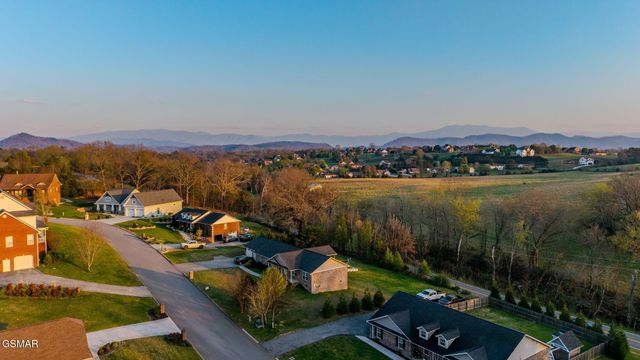 1811 Ally Lane, Sevierville, TN 37876