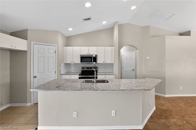 2902 Alan AVE S, Lehigh Acres, FL 33976