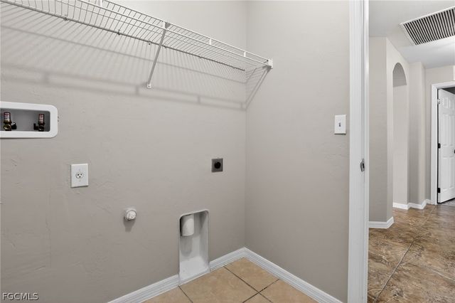 2902 Alan AVE S, Lehigh Acres, FL 33976