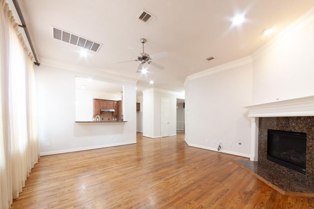 3206 Holly Thicket Drive, Houston, TX 77042