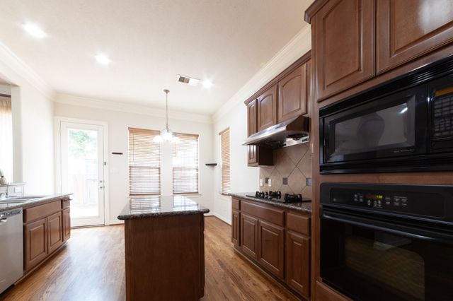 3206 Holly Thicket Drive, Houston, TX 77042