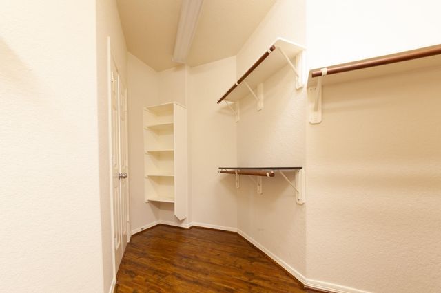 3206 Holly Thicket Drive, Houston, TX 77042