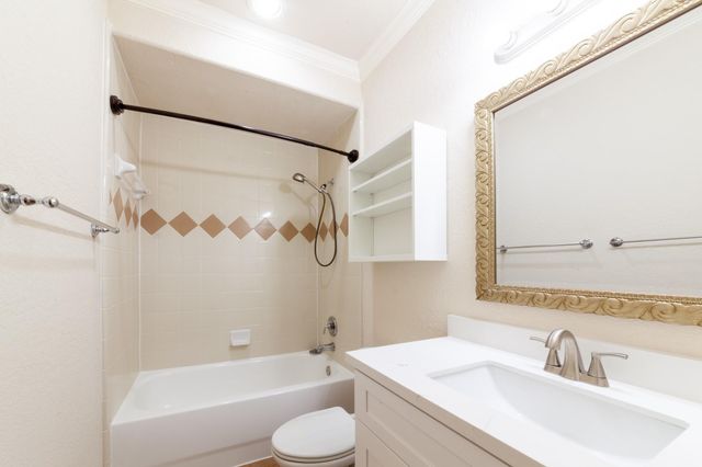 3206 Holly Thicket Drive, Houston, TX 77042