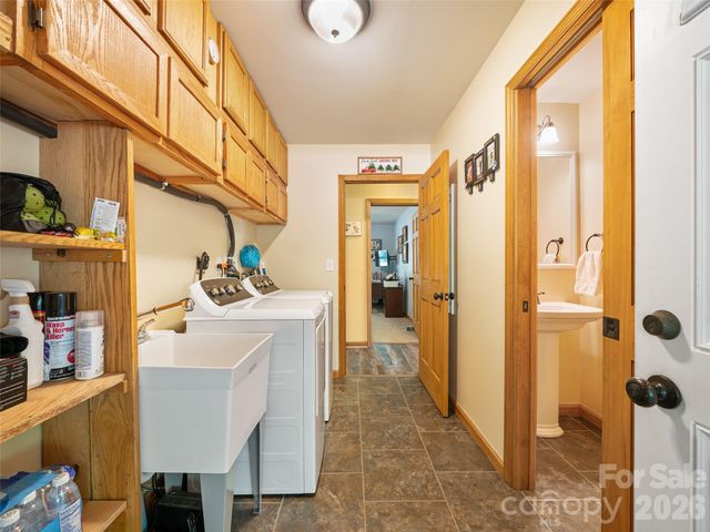 326 Ewart Wilson Road, Burnsville, NC 28714