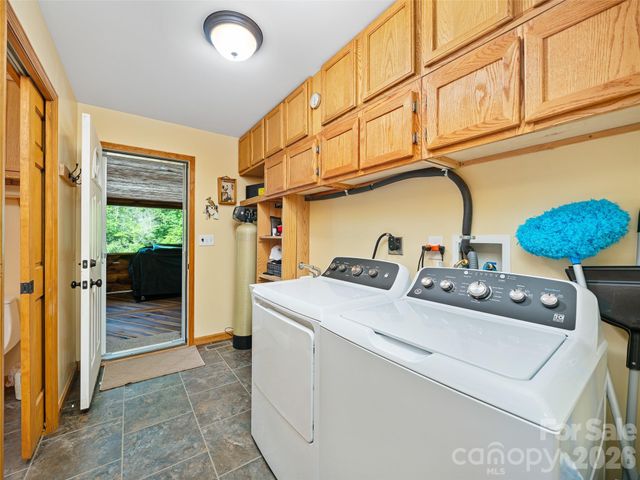 326 Ewart Wilson Road, Burnsville, NC 28714