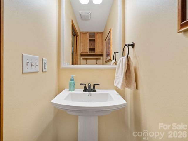 326 Ewart Wilson Road, Burnsville, NC 28714