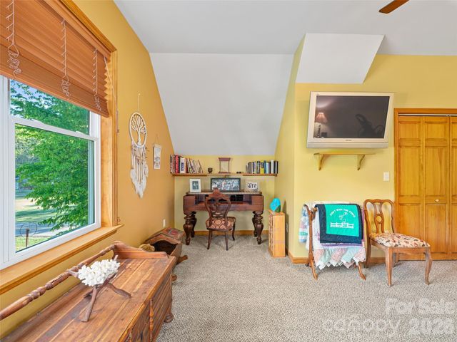 326 Ewart Wilson Road, Burnsville, NC 28714