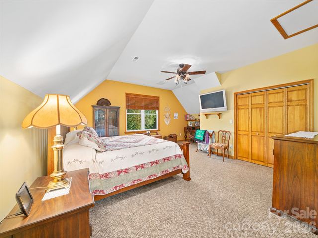 326 Ewart Wilson Road, Burnsville, NC 28714