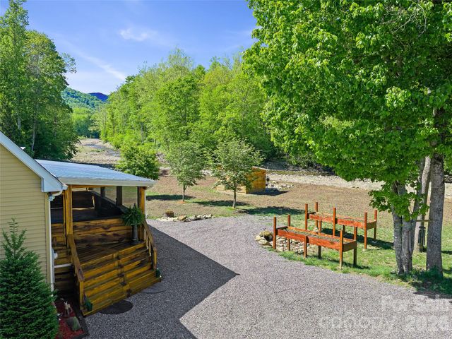 326 Ewart Wilson Road, Burnsville, NC 28714