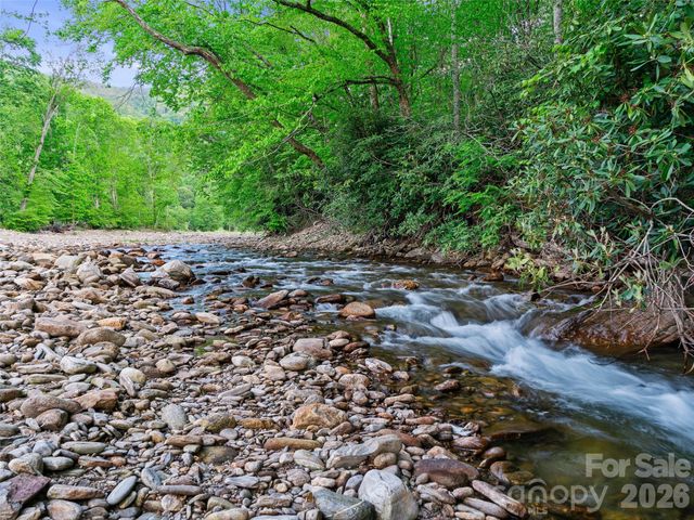326 Ewart Wilson Road, Burnsville, NC 28714