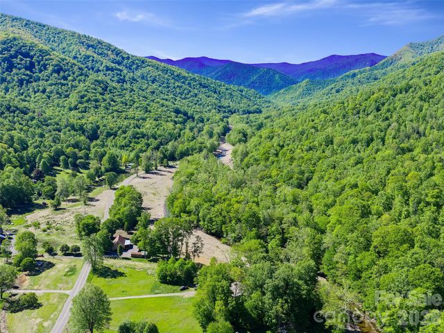 326 Ewart Wilson Road, Burnsville, NC 28714
