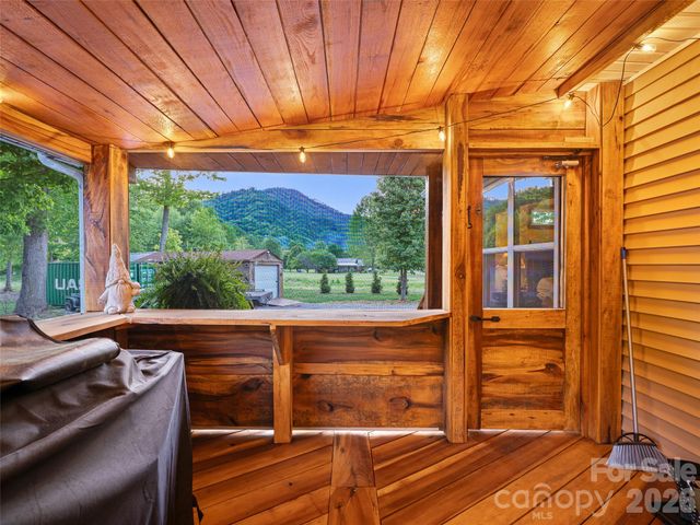 326 Ewart Wilson Road, Burnsville, NC 28714