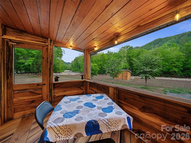 326 Ewart Wilson Road, Burnsville, NC 28714