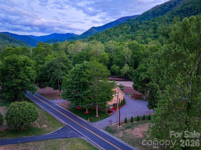 326 Ewart Wilson Road, Burnsville, NC 28714