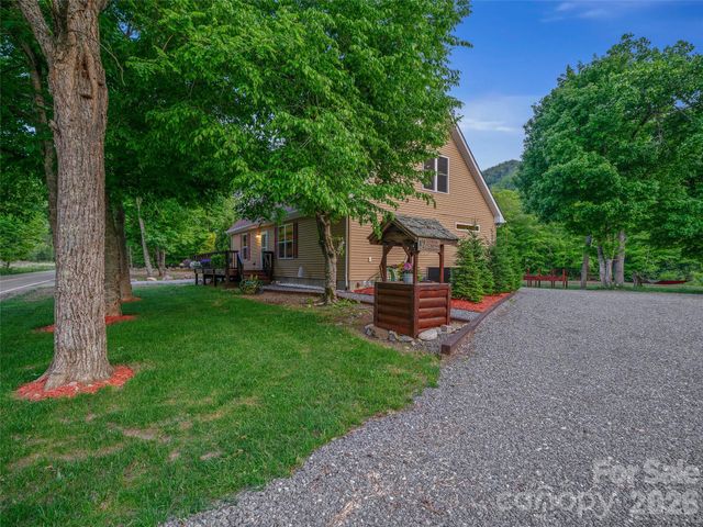326 Ewart Wilson Road, Burnsville, NC 28714