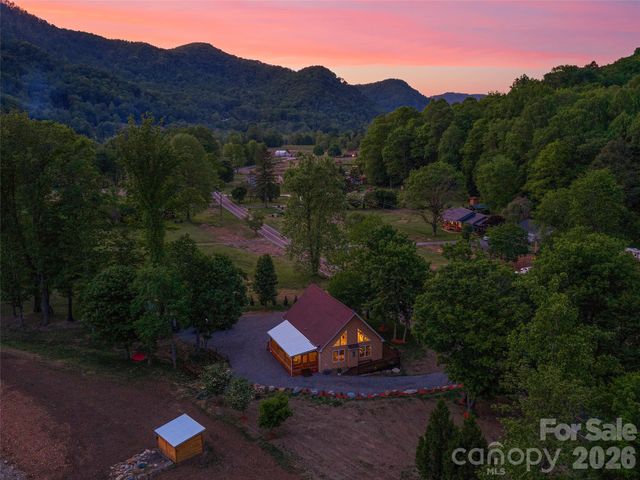 326 Ewart Wilson Road, Burnsville, NC 28714