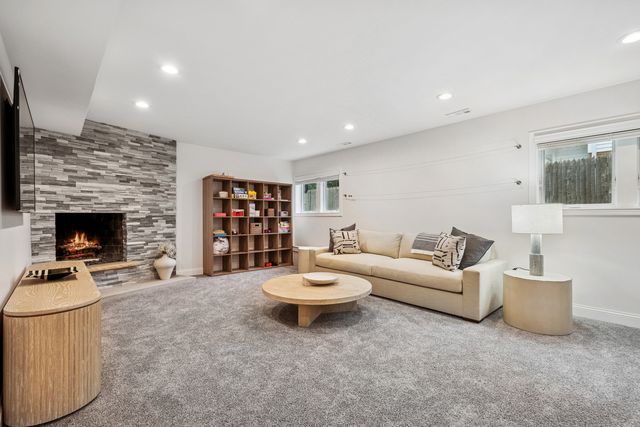 3287 Western Avenue, Highland Park, IL 60035