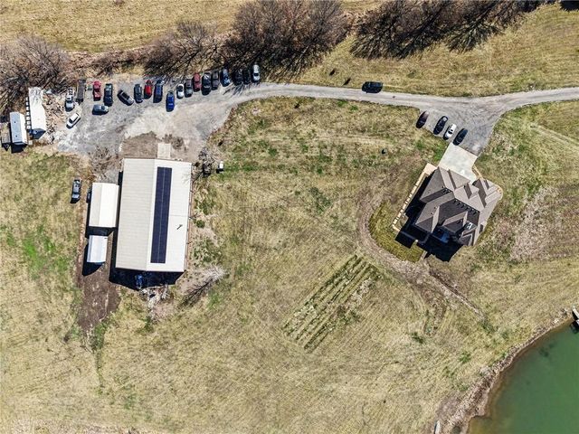 18401 SSR-W Highway, Smithville, MO 64089