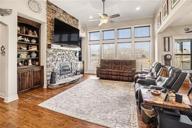 18401 SSR-W Highway, Smithville, MO 64089