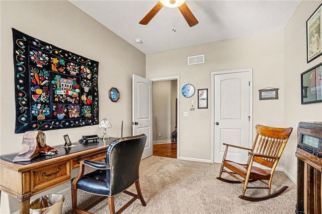 18401 SSR-W Highway, Smithville, MO 64089