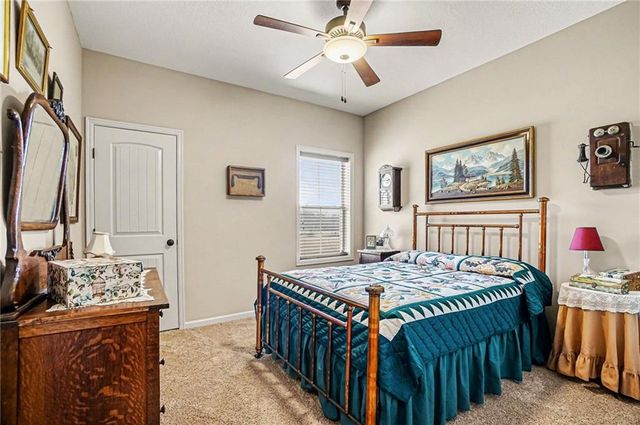 18401 SSR-W Highway, Smithville, MO 64089