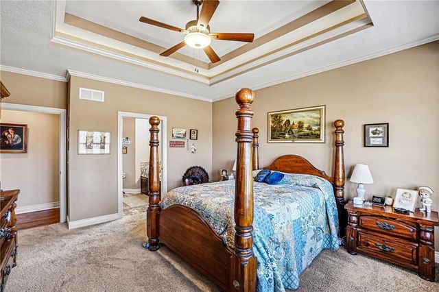 18401 SSR-W Highway, Smithville, MO 64089