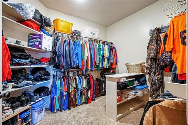 18401 SSR-W Highway, Smithville, MO 64089