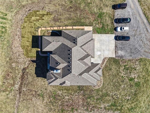 18401 SSR-W Highway, Smithville, MO 64089